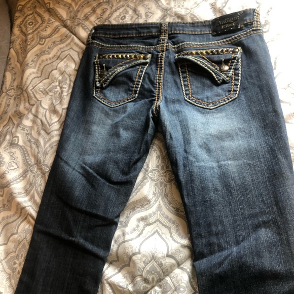 Antique Rivet - Picture 2 of 2